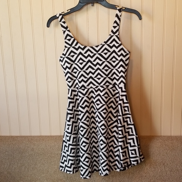 PINK Victoria's Secret Dresses & Skirts - Victoria's Secret Pink dress size XS black white